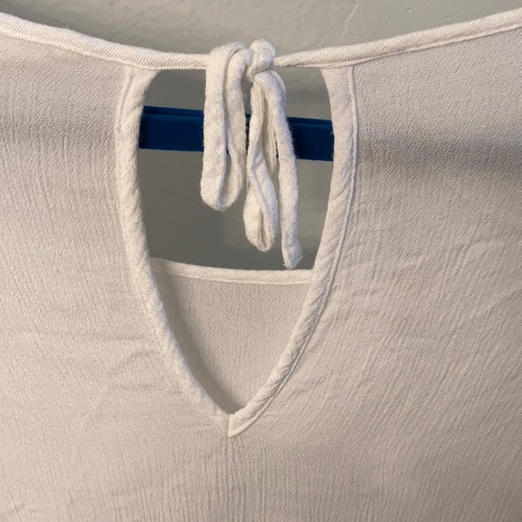 BoHo Aeropostale romantic embroidered keyhole tie top w/ bell sleeves, Medium - Picture 3 of 7